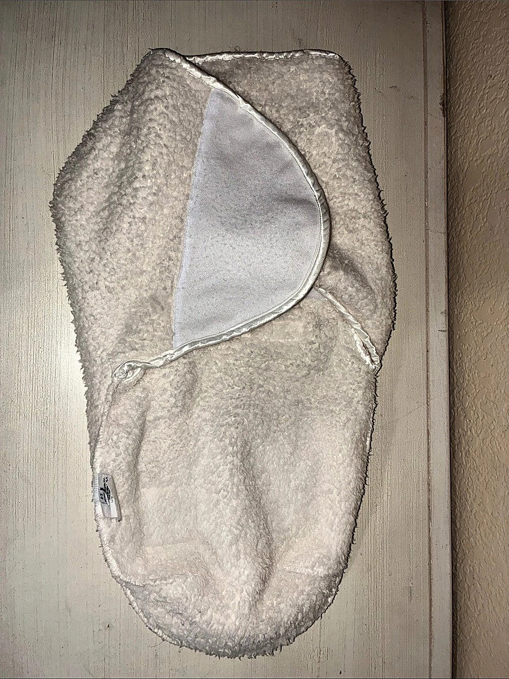 Little Giraffe Swaddle Plush Baby Pod 0-3M Must have - Picture 9 of 11